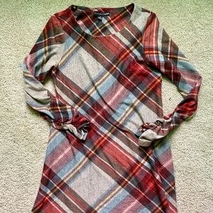 Knee length plaid dress ❤️